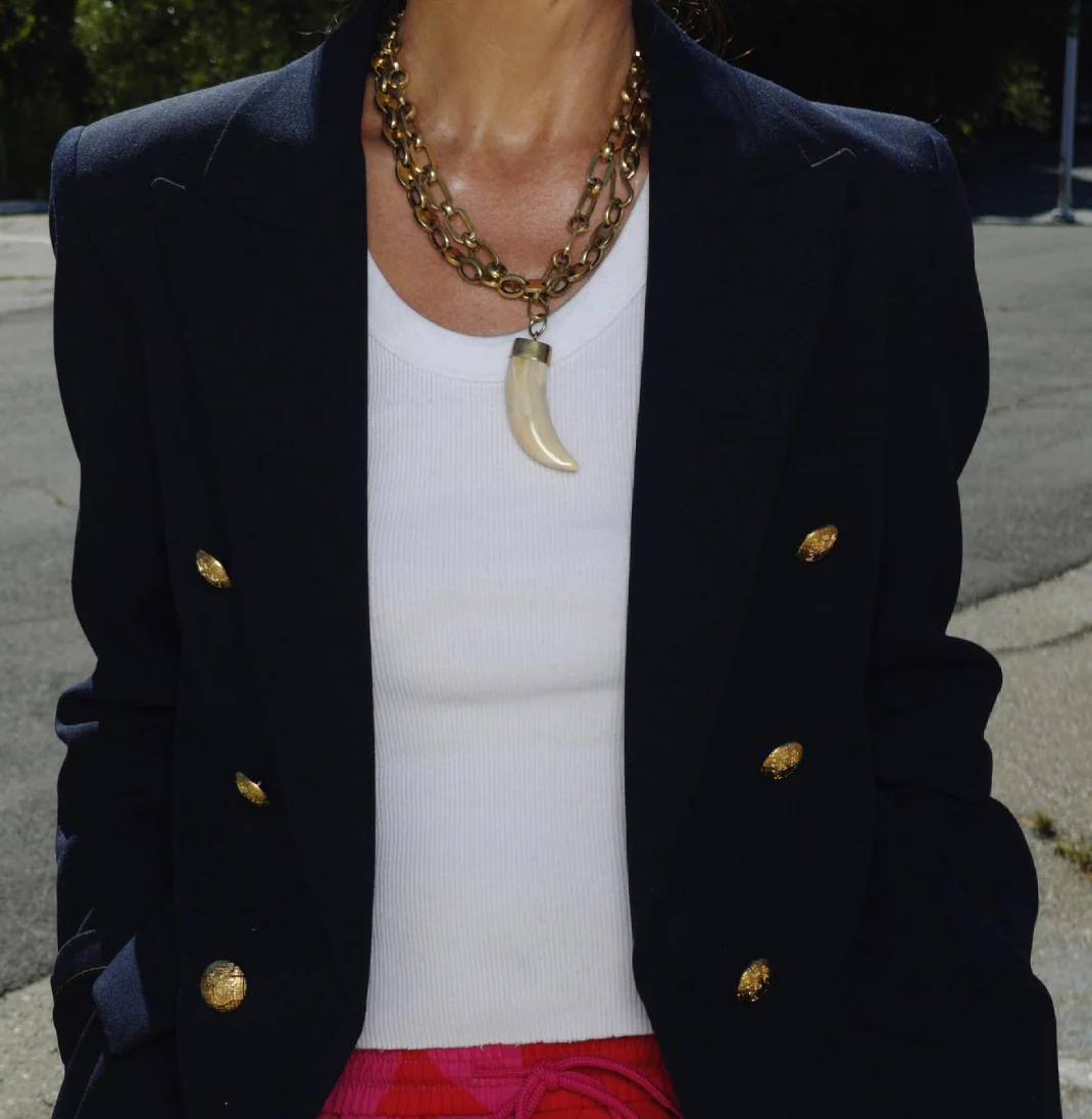 Elegant Horn Pendant - Image 4